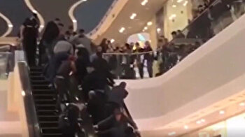 Heart-stopping moment citizens mobilize to rescue little boy stuck in escalator