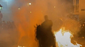 تقليد عمره 400 عام في إسبانيا ينتهك حقوق الحيوان: قفز فوق النار!