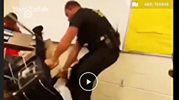 شاهد.. شرطي أمريكي يعتدي بالضرب على طالبة رفضت تسليم هاتفها
