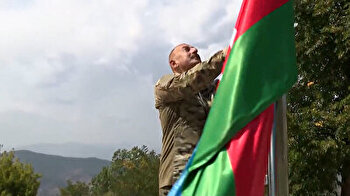 شاهد.. علييف يرفع العلم الأذربيجاني في مدينة لاتشين