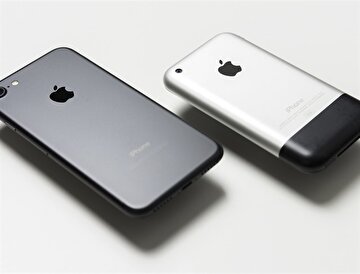 Apple'ın 2007 yılında tanıttığı iPhone, telefon anlayışını baştan aşağı değiştirdi.