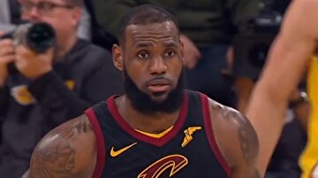 LeBron James'in muhteşem pası rakip takımı şaşkına çevirdi