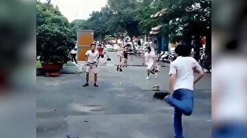 İnsanlar elleriyle zor oynarken onlar ayaklarıyla oynadı