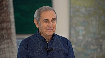 Devrim Erbil: "İnsanları mutlu etmek için resim yapıyorum."