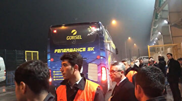 Ali Koç futbolcuları otobüsle gönderdi