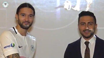 Atiker Konyaspor, Leonard Zuta transferini Bandersnatch temasıyla duyurdu