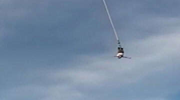 Bungee jumping halatı koptu 30 metreden aşağı düştü