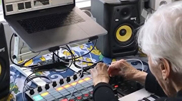 Evde kalan büyükanneden muhteşem bir DJ seti