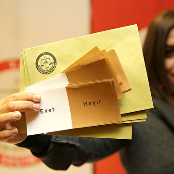 Türkiye anayasa değişikliğine ilişkin halk oylaması nedeniyle sandık başına gidecek. 