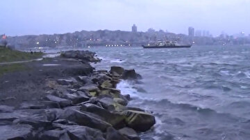 İstanbul'da kuvvetli fırtına devam ediyor: Hızı 90 km/sa
