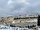Uzaktan görünen Kudüs ve  karlı kubbesiyle Kubbet-üs Sahra.
