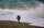 Rüzgarın etkisiyle her yıl binlerce yerli ve yabancı turisti ağırlayan Konyaaltı Sahili'nde dev dalgalar oluştu.<br>