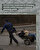 Evini terk etmek zorunda kalan bir Ukraynalının tekerlekli sandalye bulamayıp el arabasında götürüldüğü görüldü.