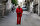 "Renkli elbiselerini zevkle dikiyorum"<br><br>Serim'in renk renk giysilerini diktirdiği terzilerden Abdulkerim Sütçü (75), 52 yıldır terzilik yaptığını, müşterisi Aziz Serim ile de 10 yıldır tanıştıklarını belirtti.