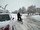 Sürücülerin trafikte ilerlemekte güçlük çektiği ilde, ağaçlar ve araçların üzerinde kar birikti, yayalar kaldırımlarda yürümekte zorlandı.