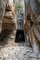 Samandağ ilçesinde bulunan ve yaklaşık 2 bin yıl önce Roma döneminde yapılan Titus Tüneli, yıkıcı depremde ayakta kaldı. Dönemin Roma İmparatoru Vespasian'ın dağdan gelen suları engellemek için inşa ettirdiği tünel, 'elle yapılan dünyanın en büyük tüneli' olarak biliniyor. 7 metre yüksekliğinde, 1380 metre uzunluğunda inşa edilen tünelin, esirler tarafından çekiç kullanılarak yapıldığı belirtiliyor.