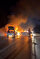 Henüz sürücüleri öğrenilemeyen 06 DAH 646 ve 07 AIS 307 plakalı otomobiller çarpıştıktan sonra alev aldı. Yoldan geçenler itfaiyeye haber verip, kendi imkanlarıyla yangına müdahale etti. Kaza yerine sevk edilen Bucak Belediyesi itfaiye ekiplerinin müdahalesiyle yangın söndürüldü. 