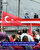 İstanbul’da 140 bin kişiyi misafir eden TCG Anadolu’yu gezmek isteyen İzmirliler, uzun kuyruklar oluşturdu