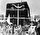 1953 yılı Kurban Bayramı Arefe’sinde Kâbe’nin örtüsü değiştirilirken çekilmiş nadir bir fotoğraf.