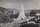 Yezîdî Şeyh Adi Türbesi’nin kuleleri, 13 Ağustos 1944.<br><br>Bu fotoğraf, Musul'un kuzeyindeki bir dağ vadisi olan Laleş'teki en önemli yapı olan Şeyh Adi b. Müsâfir'in mezarını göstermektedir. Kulelerin şekli, Yezîdî ibadetinde güneşin önemini yansıtmaktadır.<br><br>Zerdüştîlik, Maniheizm, Mitraizm, Yahudilik ve Hristiyanlık’tan, ayrıca İslâm ve tasavvuftan büyük ölçüde etkilenen Yezîdîlerin kendi içlerine dönük yaşantılarından dolayı inanç ve ibadet esaslarının tam olarak belirlenmesi mümkün olmamıştır. Yezîdî inancının merkezinde Tanrı ile birlikte O’nun yarattığı yedi melek ve bu melekleri idare eden Melek Tâvus bulunmaktadır. Yezîdîler, meleklerin zaman zaman yere indiklerine, dünyanın düzenini sağlayacak kutsal metinler ve kurallar getirdiklerine, kendilerine vekâlet edecek şeyhler bıraktıktan sonra cennete çekildiklerine inanmaktadır.