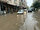 İlçe genelinde öğle saatlerinden itibaren etkisini artıran sağanak, özellikle Ragıpbey, Hacıishak, Hürriyet ve İnönü mahallelerinde yollarda su birikintilerine neden oldu, trafiğin durma noktasına geldiği bazı sokaklarda araçlarda hasar oluştu.<br><br>