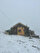 Hava sıcaklıklarının düştüğü Artvin'in Şavşat ilçesi Tepebaşı köyüne bağlı 2 bin 950 rakımlı Sakorya Yaylası'nın üst kesimleri de kar yağışı sonrası beyaz örtüyle kaplandı.<br>