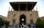 Safevî hükümdarı II. Şah Abbas döneminde yapılan bu teras katı Şah ailesinin meydandaki etkinlikleri ve polo maçlarını izlemeleri için de kullanılmış.