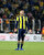 Fenerbahçe'nin uzun yıllar şampiyon olamamasına da değinen Benzia, "Fenerbahçe'nin bir felsefesi yok. Bu takımın buna sadık kalmasının bir yolu yok. Her sezon sayısız oyuncu değiştiriyorlar. Orada oyunculara hayvan gibi davranıyorlar. Tıpkı bana bir zamanlar yaptıkları gibi. O zamanlar kulübün böyle bir politikasından muzdarip olan tek kişi ben değildim. İşinizi düzgün yapmazsanız sonuçlar aynı olur" diye konuştu.<br>