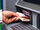 Yeni ATM'ler engelleri kaldırıyor<br><br>Yüksek kontrastlı ekranlar, büyük puntolu yazılar, kulaklıkla çalışan sesli yönlendirme sistemleri ve tekerlekli sandalye erişimine uygun ergonomik tasarımlar sayesinde ATM'ler artık herkes için erişilebilir hale geliyor. Görme engelli kullanıcılar, ATM'lerde sesli sinyallerle yönlendirilebilecek.