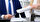 Memurlara yarı zamanlı çalışma şartları<br><br>Memura yarı zamanlı çalışma şartları oldukça basit ve esnek tutuldu. İşte önemli detaylar:<br><br>Kadın memurlar doğum sonrası analık izni veya ücretsiz iznin ardından bu haktan yararlanabilecek.<br><br>Erkek memurlar babalık izni sonrası yarı zamanlı çalışmayı talep edebilecek.<br><br>Başvuru için herhangi bir belirli zaman dilimi yok; memurlar çocukları ilkokula başlayana kadar istedikleri zaman bu hakkı kullanabilecek.<br><br>Başvuru onayı kurum amirliği tarafından değerlendirilecek.