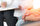 Kısırlık salgını her yerde<br><br>Zengin-fakir, köylü-şehirli ayırımı yapmaksızın kısırlık salgını her yerde.<br><br>Erkekler sperm miktarı ve kalitesini, kadınlar ise fıtrî doğurganlığını önemli ölçüde kaybetti.<br><br>