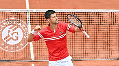 Novak Djokovic moves to last-8 in French Open