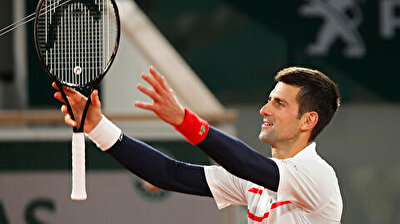Novak Djokovic moves into French Open semifinals