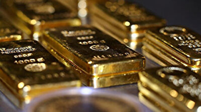 الذهب يهبط وسط ضغط الدولار وتحرك الفيدرالي لمواجهة التضخم