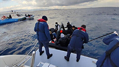 إنقاذ 15 مهاجراً غير نظامي في إزمير التركية