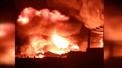Flames engulf chemicals factory in Egypt
