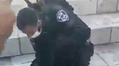 Israeli soldiers arrest child at Damascus Gate in Jerusalem
