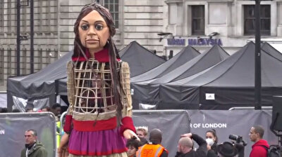 Syrian refugee puppet Little Amal reaches London