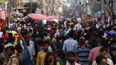 Indians flout social-distancing norms ahead of Diwali Festival in New Delhi