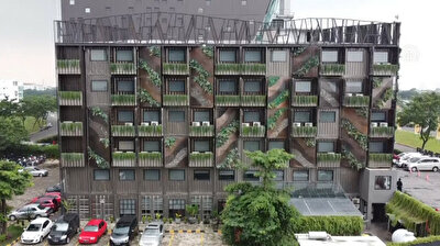 Container hotel in Indonesia draws attention with fascinating design