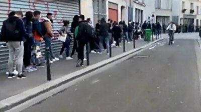 Starving French students line up in lengthy food queues