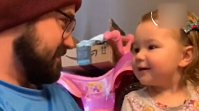 Father wanting daughter to promise to 'never get a boyfriend' receives big fat 'NO'