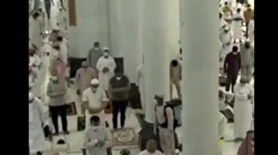 Muslim worshippers perform first Tarawih prayer of Ramadan around Kaaba in Saudi Arabia