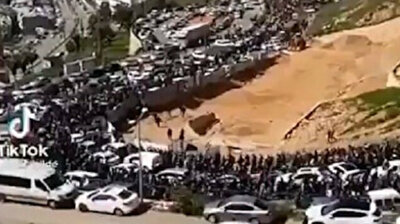 Thousands of Palestinians march to al-Aqsa Mosque as resistance gains momentum
