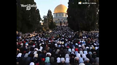 More than 100,000 Muslims flock to Al-Aqsa Mosque for Eid prayer