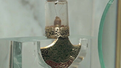 Lebanese flock to mosque to see Prophet Muhammad’s keepsake gifted by Ottoman sultan