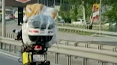 Heavy load: Motorcycle overloaded with goods spotted on highway in Istanbul
