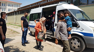 Over 25 irregular migrants held after entering Turkey illegally