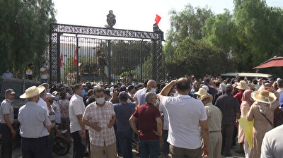 Security forces tighten measures outside Tunisia's parliament amid tensions