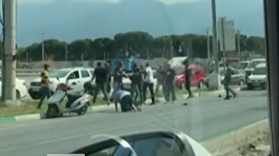 Iron rods and sticks talk during violent traffic brawl in Turkey